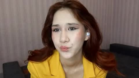 Snapshot of nenitawildes chatting on 11.27.25 Reily online show from 11.27.25