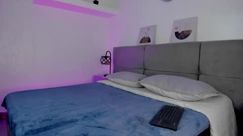 Snapshot of neoraptis chatting on 12.02.24 NeoRaptis jhonatan online show from 12.02.24