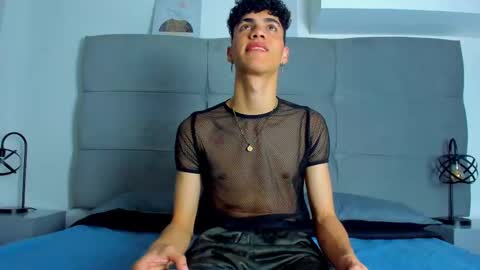 Snapshot of neoraptis chatting on 02.20.25 NeoRaptis jhonatan online show from 02.20.25