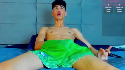 Snapshot of neoraptis chatting on 03.11.25 NeoRaptis jhonatan online show from 03.11.25