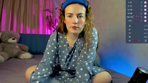 Snapshot of nerdy_goddess chatting on 11.24.25 Aida online show from 11.24.25