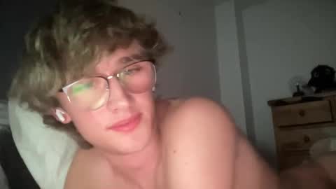 nerdytwink18 online show from 02.10.26