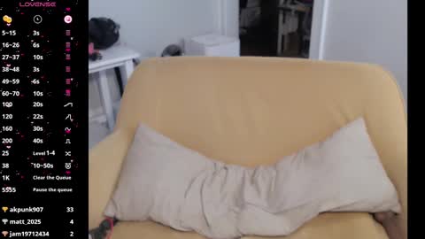 Snapshot of nesia69 chatting on 03.08.25 Nesia Loca Toronja online show from 03.08.25