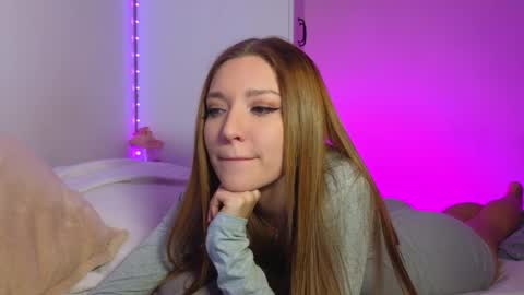 Snapshot of nessarosse chatting on 12.06.24 Nessa online show from 12.06.24