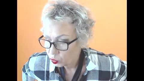 NessyJenixs online show from 10.07.25