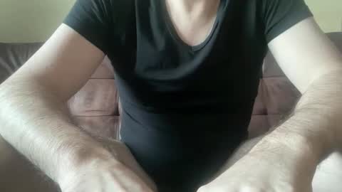 Neu242Gierig online show from 11.21.25