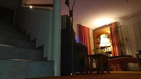 neu4gierig online show from 12.18.24