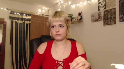 Snapshot of neurotic_witch chatting on 03.01.25 Mar online show from 03.01.25