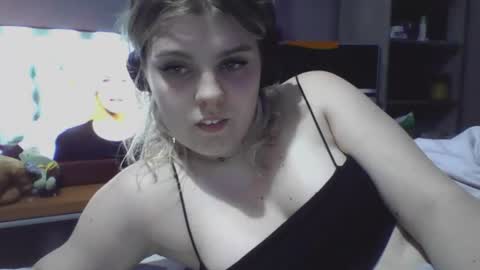 Snapshot of never_enoughh chatting on 07.27.26 never_enoughh online show from 07.27.26