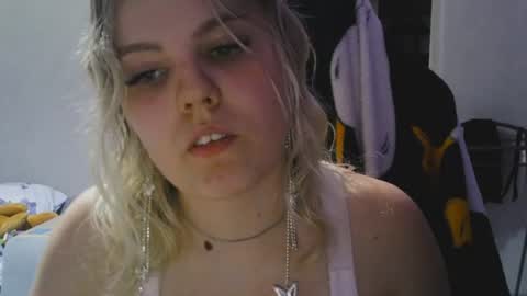 Snapshot of never_enoughh chatting on 07.28.26 never_enoughh online show from 07.28.26