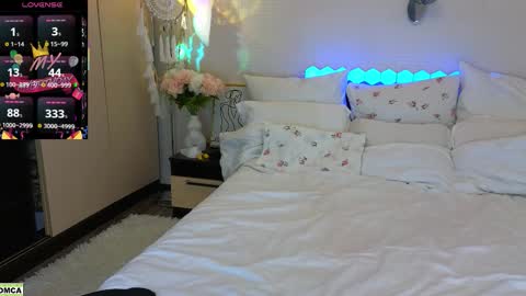 Snapshot of nevergiveup_1 chatting on 03.11.26 never give up online show from 03.11.26