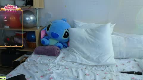 Snapshot of nevergiveup_1 chatting on 04.09.26 never give up online show from 04.09.26