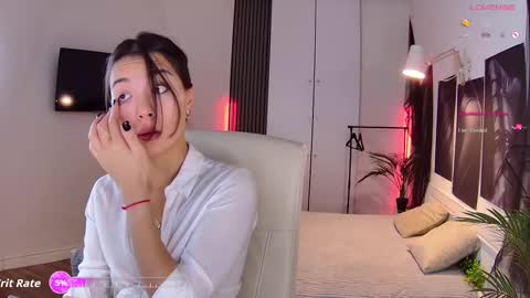 Snapshot of new_meow chatting on 11.17.25 Alice online show from 11.17.25