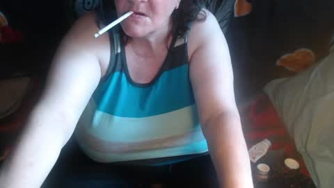 Snapshot of new_milf chatting on 06.25.26 Lilly online show from 06.25.26