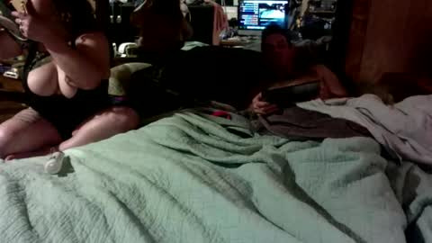 Meow Meow online show from 10.15.25