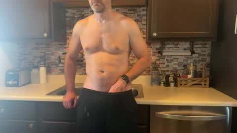 Snapshot of newguy_097 chatting on 09.28.25 newguy_097 online show from 09.28.25