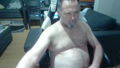 Snapshot of newvvorld chatting on 10.21.25 NewWorld online show from 10.21.25