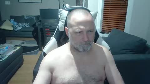 Snapshot of newvvorld chatting on 11.20.25 NewWorld online show from 11.20.25