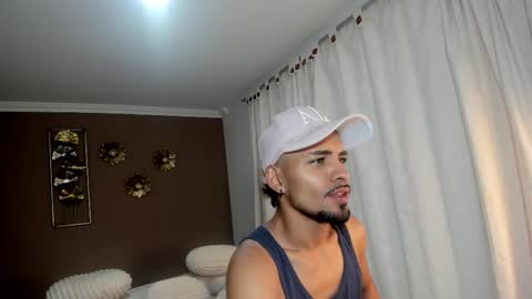 Snapshot of neyder_sanz chatting on 02.13.26 NEYDER online show from 02.13.26