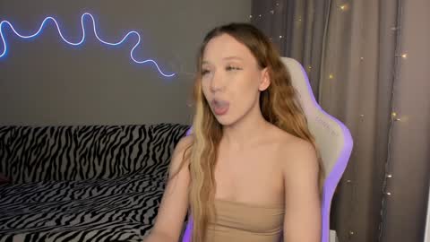 Mina online show from 01.04.25