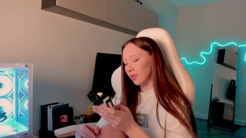 Mina online show from 04.16.26