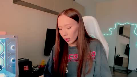 Mina online show from 04.17.26