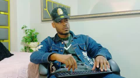 Snapshot of neytanmalcon chatting on 11.19.25 neytanmalcon online show from 11.19.25