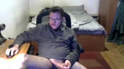 Snapshot of nezoss chatting on 02.16.26 nezoss online show from 02.16.26