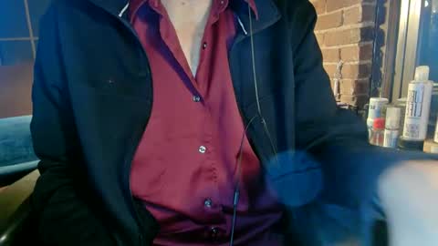 Snapshot of nfgwholoves2cum chatting on 02.14.25 NFG Nice Friendly Guy Dick online show from 02.14.25