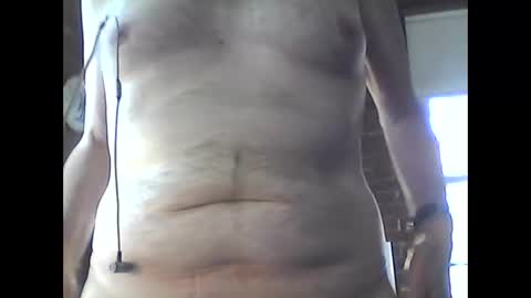 Snapshot of nfgwholoves2cum chatting on 10.05.25 NFG Nice Friendly Guy Dick online show from 10.05.25