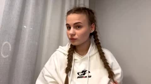 EmmaWalters online show from 03.25.26