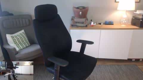 Alia Sparkles online show from 02.21.25