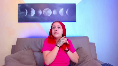 Estefani  online show from 12.30.24