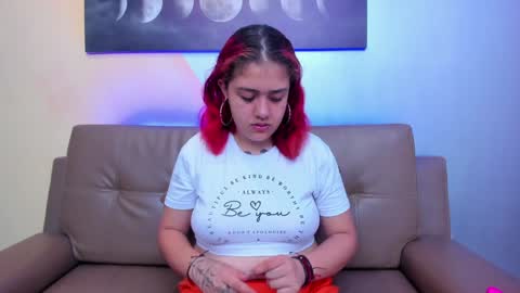 Estefani  online show from 01.29.25