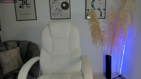 Nia online show from 10.03.25