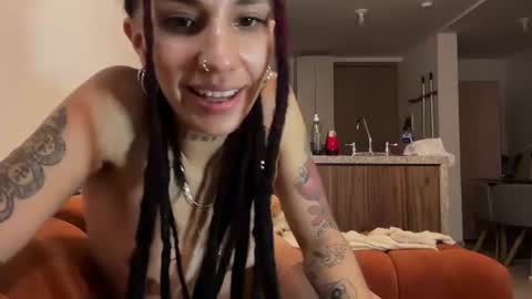 Snapshot of niahhierodula chatting on 06.14.26 niah online show from 06.14.26