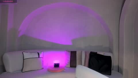 SQUIRTER DOLL    online show from 10.24.25