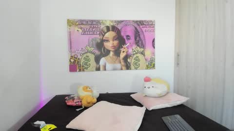 Snapshot of nianoretti chatting on 09.22.25 Nia online show from 09.22.25