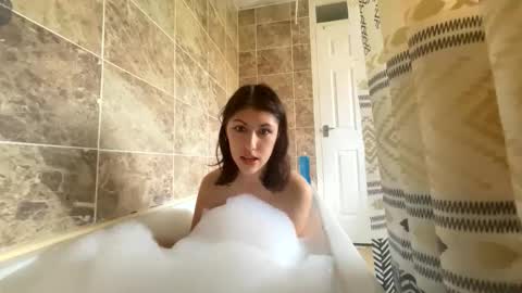 niarosemaryy online show from 10.21.25