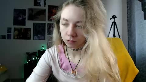 nica_kawaii online show from 04.21.26