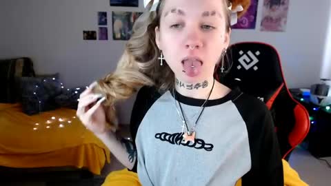Snapshot of nica_kawaii chatting on 05.19.26 nica_kawaii online show from 05.19.26