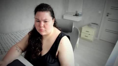Snapshot of nicara_ chatting on 06.16.26 nicara_ online show from 06.16.26
