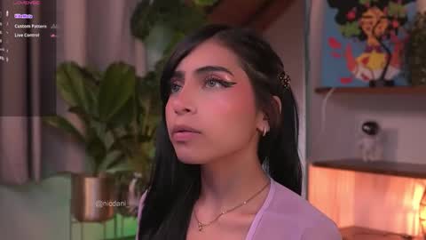 Dani 3 online show from 02.25.25