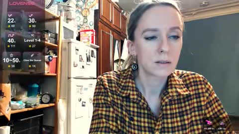 Snapshot of nicekat chatting on 10.22.25 Kathrine online show from 10.22.25