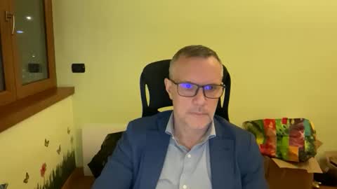 Snapshot of niceshy_71 chatting on 12.04.25 Andrew online show from 12.04.25