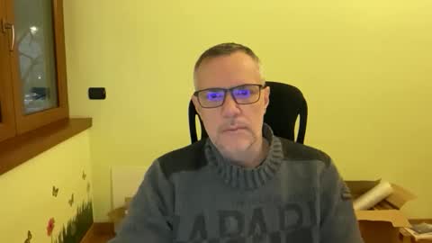 Snapshot of niceshy_71 chatting on 12.19.25 Andrew online show from 12.19.25