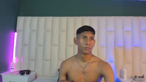 Snapshot of nick_collins20 chatting on 02.16.25 Nick online show from 02.16.25