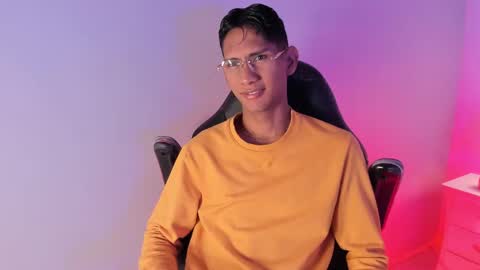 Snapshot of nick_collins20 chatting on 10.07.25 Nick online show from 10.07.25