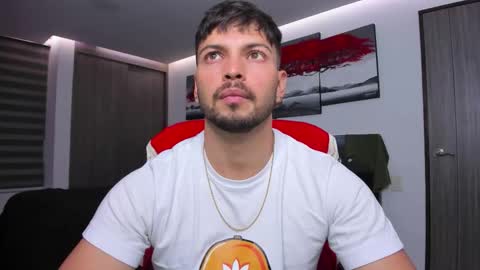 Snapshot of nick_klaus chatting on 11.05.25 Nick Klaus online show from 11.05.25