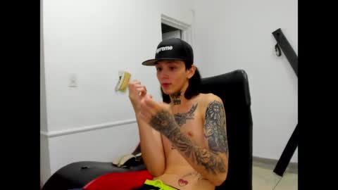 Snapshot of nick_straightboy chatting on 04.21.26 Nick online show from 04.21.26